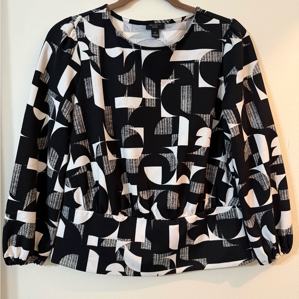 Ann Taylor Black and White Abstract Blouse